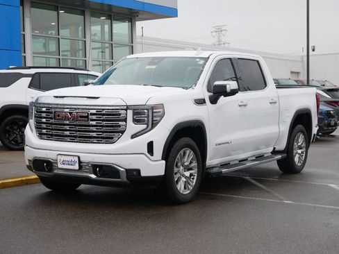 Used 2022 GMC Sierra 1500 Denali AWD/4WD image 2
