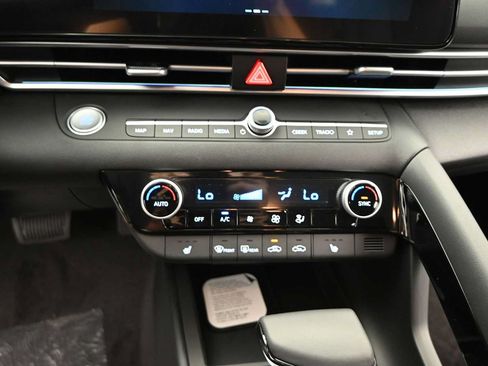 New 2026 Hyundai Elantra Limited FWD image 23