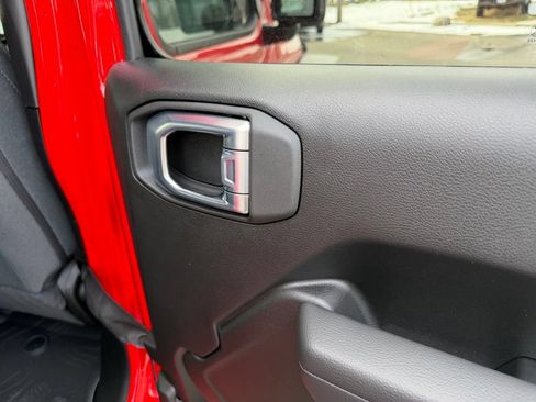 Used 2026 Jeep Wrangler Unlimited Sport AWD/4WD image 34