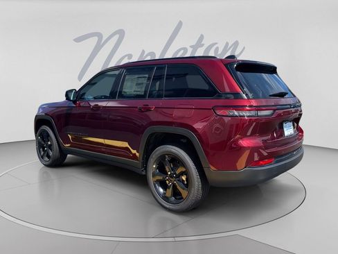 New 2025 Jeep Grand Cherokee Altitude AWD/4WD image 6