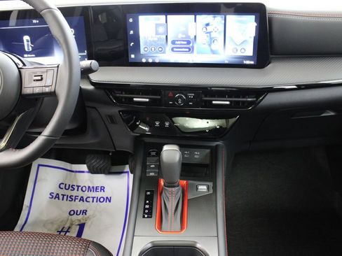 New 2026 Nissan Kicks SR w/ SR Premium Package FWD image 19
