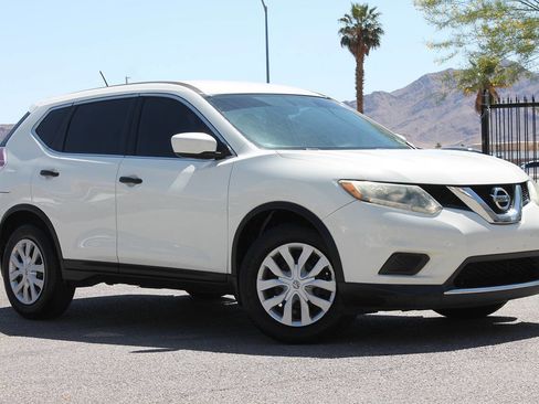Used 2016 Nissan Rogue S image 2