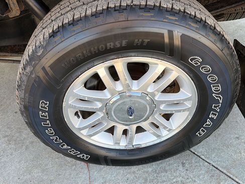 Used 2014 Ford F150 Lariat image 24