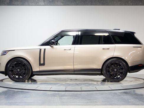 Used 2023 Land Rover Range Rover Long Wheelbase Autobiography AWD/4WD image 48