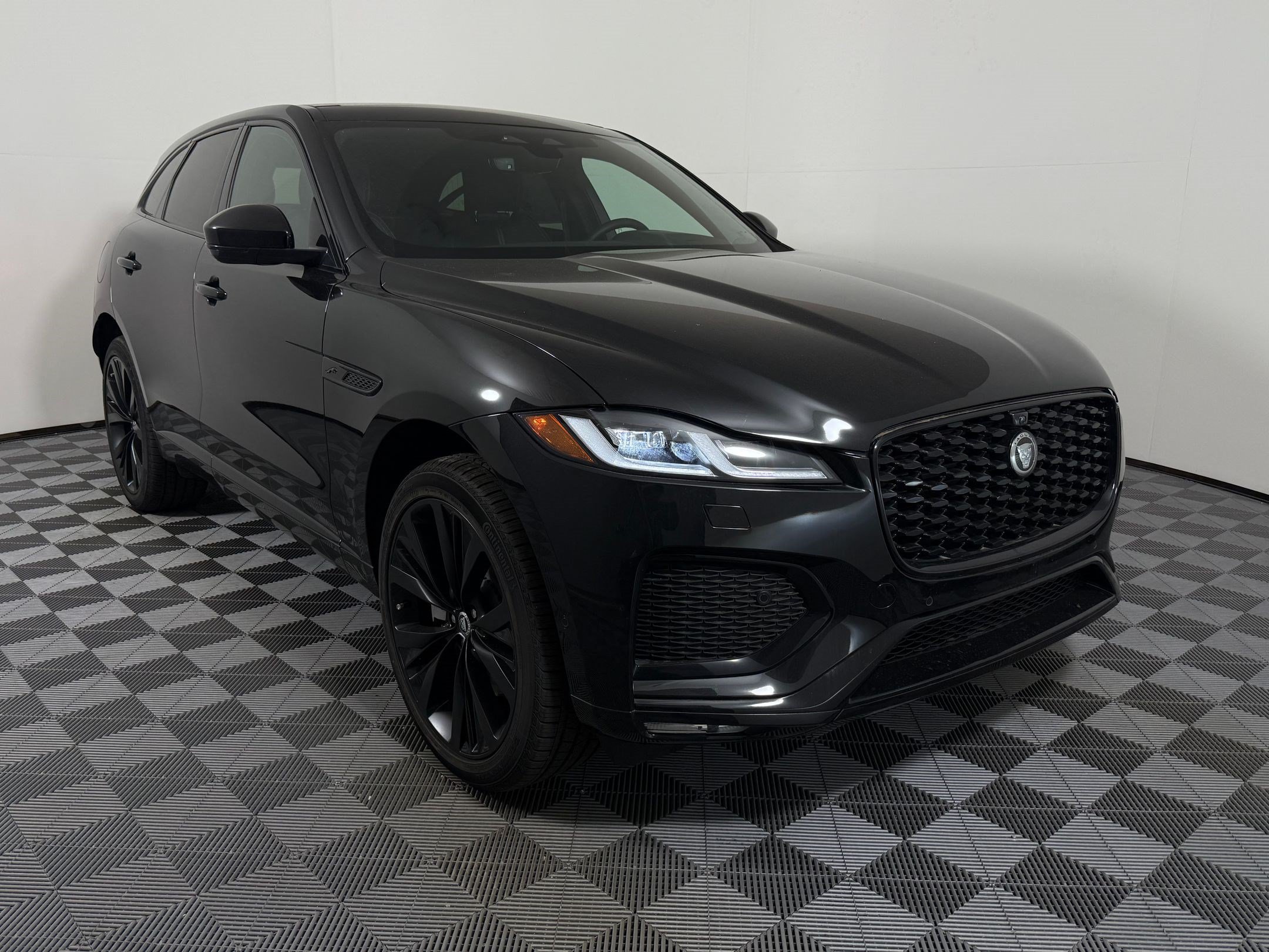 New 2026 Jaguar F-PACE R-Dynamic S AWD/4WD image 7