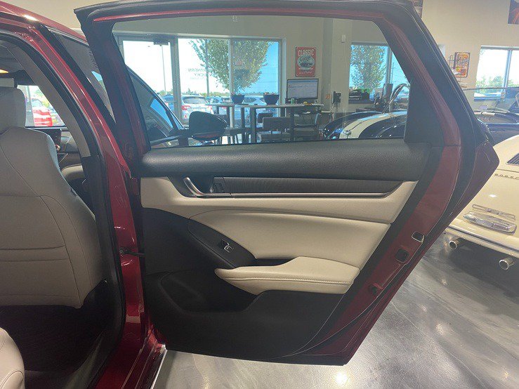 Used 2018 Honda Accord EX-L image 18