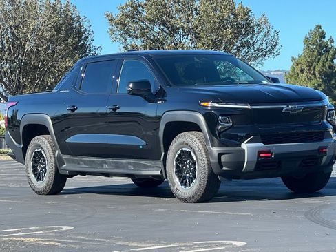 Used 2026 Chevrolet Silverado EV Trail Boss AWD/4WD image 2
