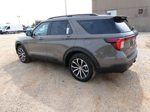 New 2026 Ford Explorer ST-Line AWD/4WD image 8