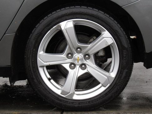 Used 2017 Chevrolet Volt LT w/ Comfort Package image 31