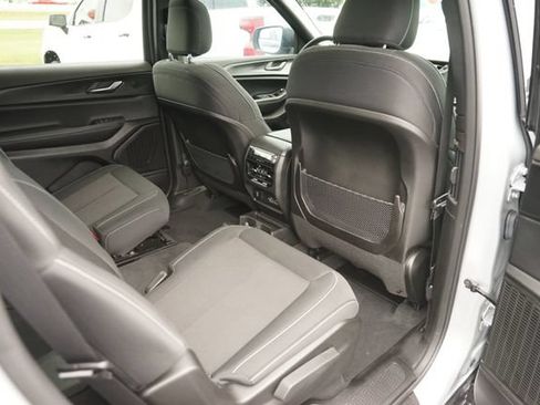Used 2025 Jeep Grand Cherokee L Laredo w/ Luxury Tech Group I AWD/4WD image 17
