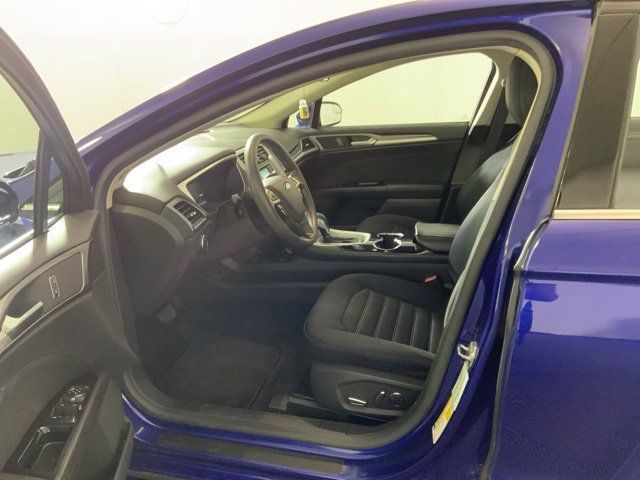 Used 2015 Ford Fusion SE FWD image 15
