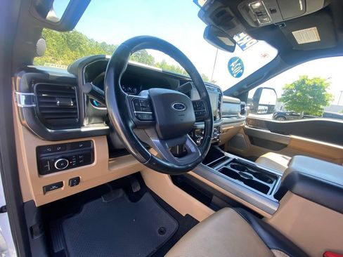 Used 2024 Ford F250 Lariat w/ Black Appearance Package AWD/4WD image 9
