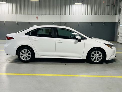 Used 2023 Toyota Corolla LE image 18