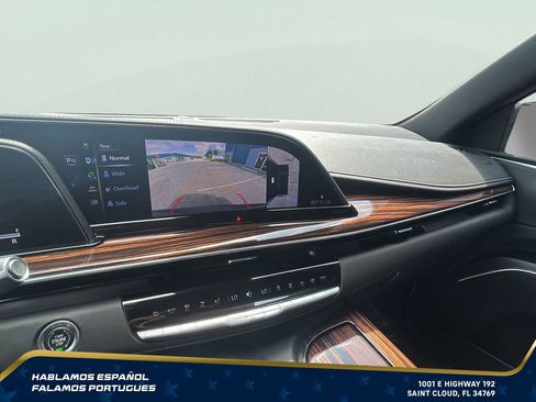 Used 2022 Cadillac Escalade ESV Premium Luxury AWD/4WD image 21