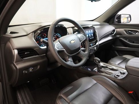 Used 2023 Chevrolet Traverse LT w/ LT Premium Package AWD/4WD image 7