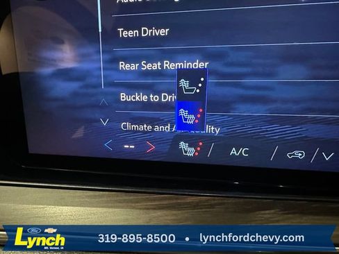 Used 2025 Chevrolet Suburban Z71 w/ Comfort Package image 14