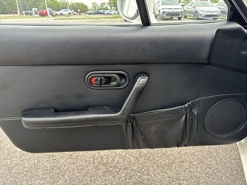 Used 1996 MAZDA MX-5 Miata RWD image 17