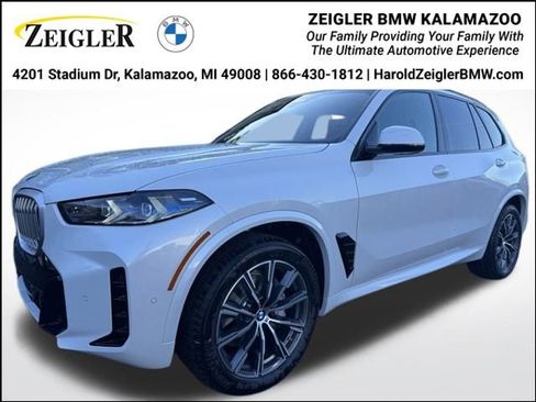 New 2026 BMW X5 xDrive40i w/ M Sport Package image 1