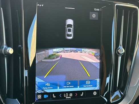 Used 2023 Volvo S60 T8 Core image 21