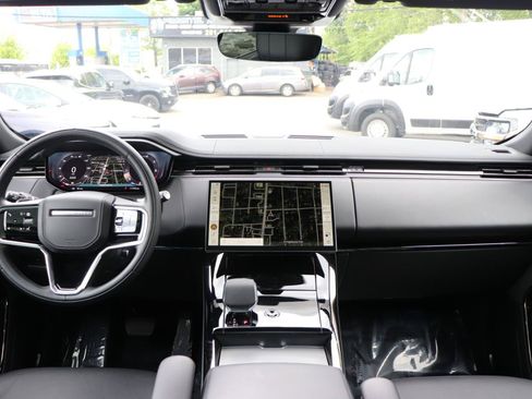 Used 2025 Land Rover Range Rover Sport SE AWD/4WD image 16