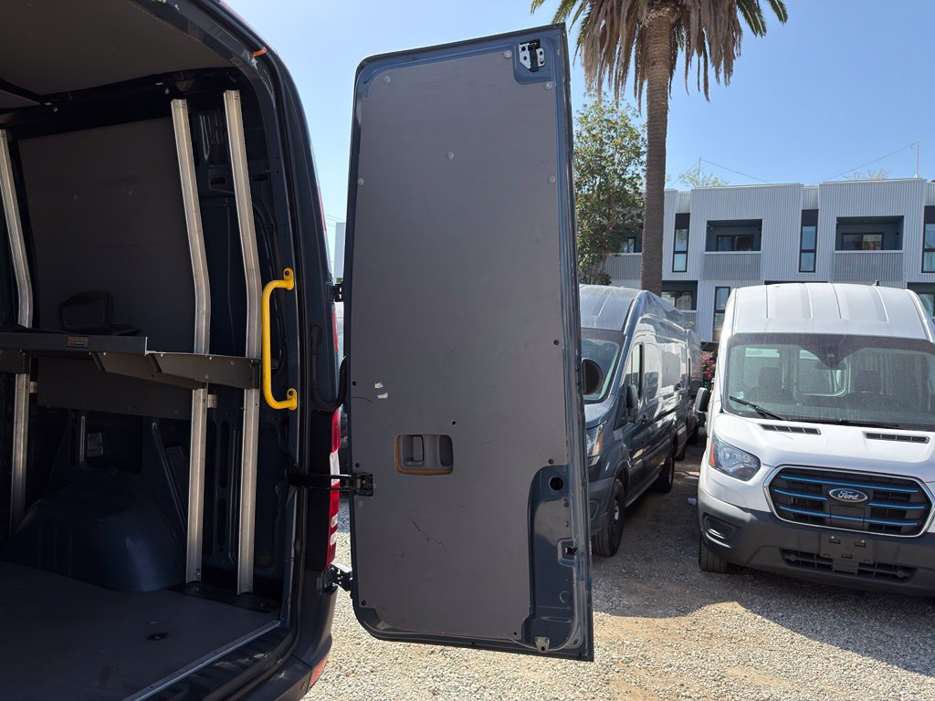 Used 2018 Mercedes-Benz Sprinter 2500 image 11