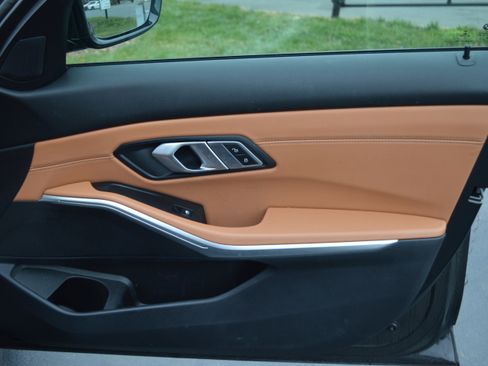 Used 2021 BMW 330i xDrive 330i xDrive w/ M Sport Package image 35