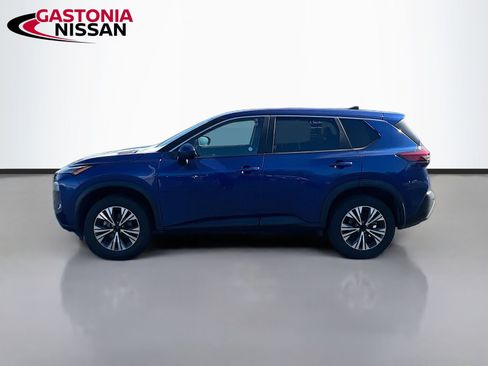 Used 2023 Nissan Rogue SV image 5