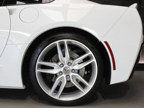 Used 2019 Chevrolet Corvette Stingray Coupe image 5