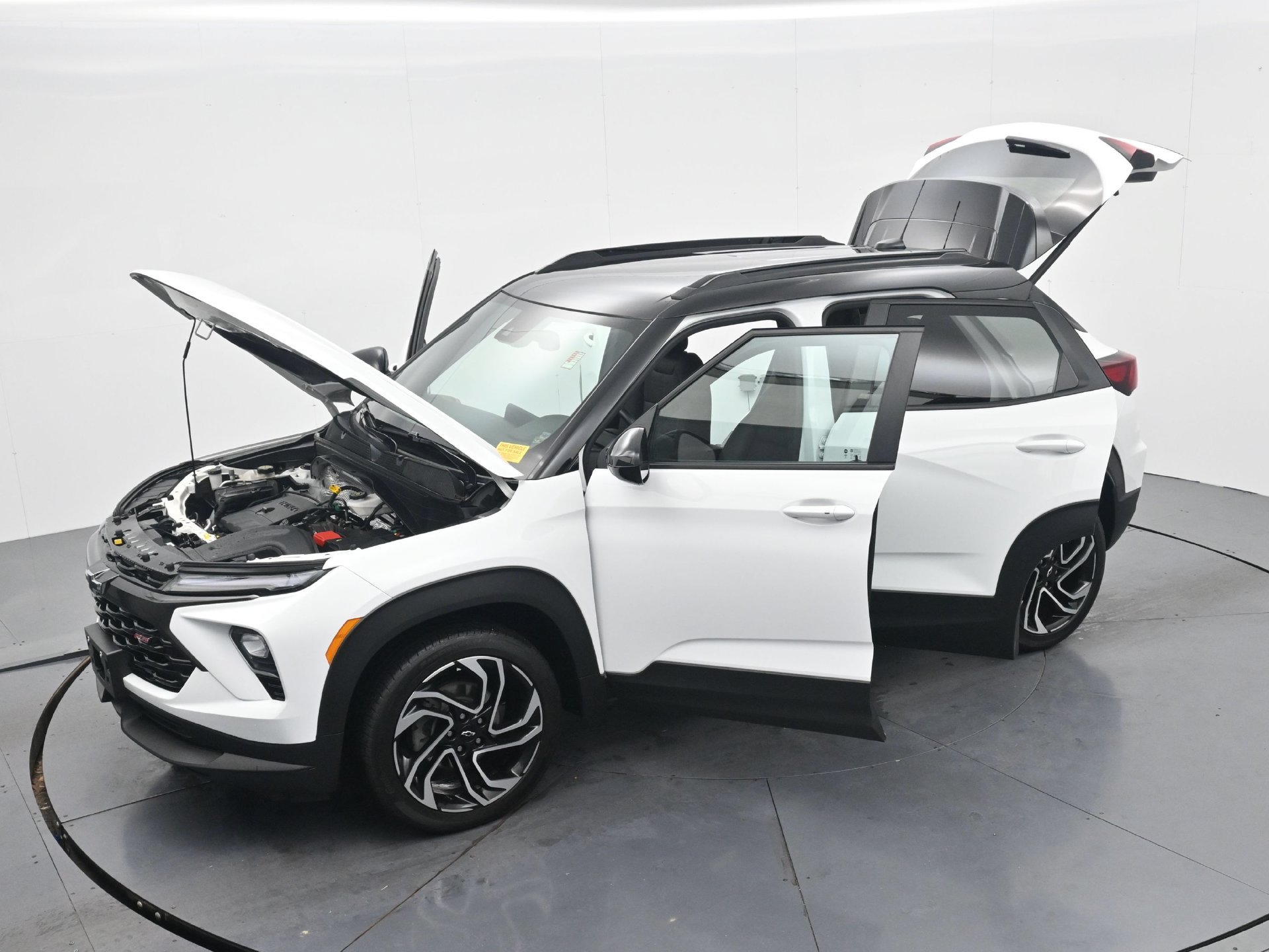 Used 2024 Chevrolet TrailBlazer RS w/ Convenience Package AWD/4WD image 39
