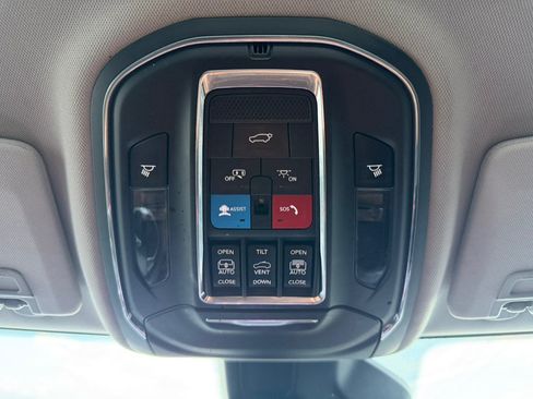 Used 2023 Jeep Grand Cherokee L Limited w/ Luxury Tech Group II AWD/4WD image 72