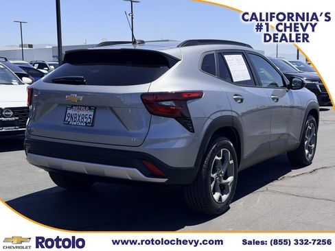 Used 2024 Chevrolet Trax LT w/ Driver Confidence Package FWD image 6