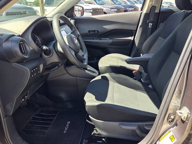 Used 2024 Nissan Kicks S FWD image 5