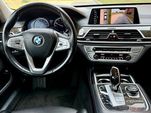 Used 2017 BMW 750i xDrive AWD/4WD image 22