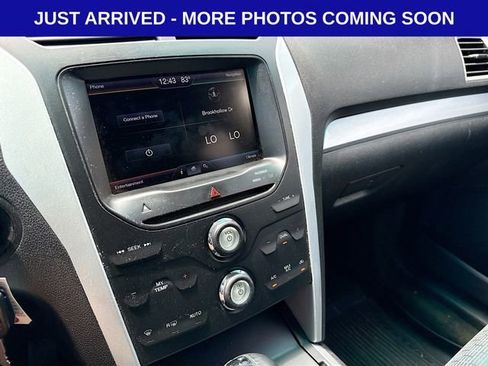 Used 2014 Ford Explorer XLT w/ Equipment Group 201A AWD/4WD image 13