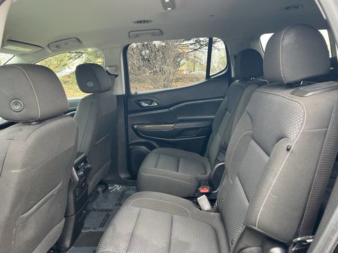 Used 2021 GMC Acadia SLE w/ Driver Convenience Package image 10