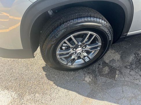 Used 2025 GMC Acadia Elevation image 31