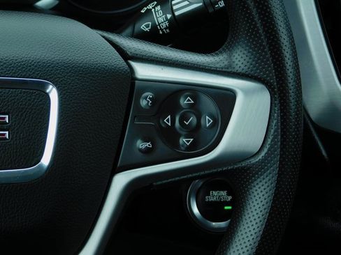 Used 2022 GMC Terrain SLE image 16