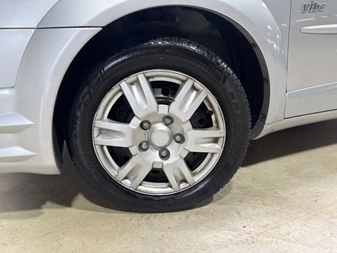 Used 2005 Pontiac Vibe w/ Power Group Value Package FWD image 2