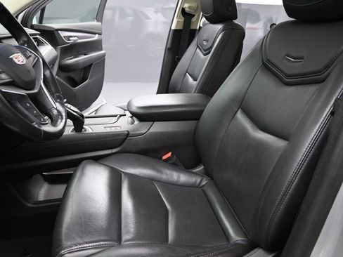 Used 2019 Cadillac XT5 Premium Luxury AWD/4WD image 15