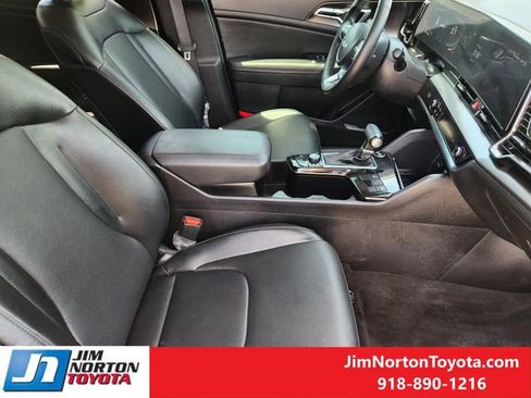 Used 2025 Kia Sportage EX FWD image 14