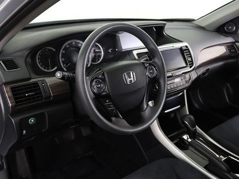 Used 2017 Honda Accord EX image 24