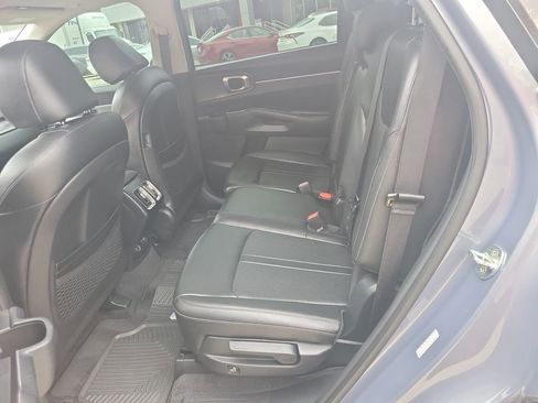 Used 2022 Kia Sorento S w/ Panoramic Sunroof Package image 18