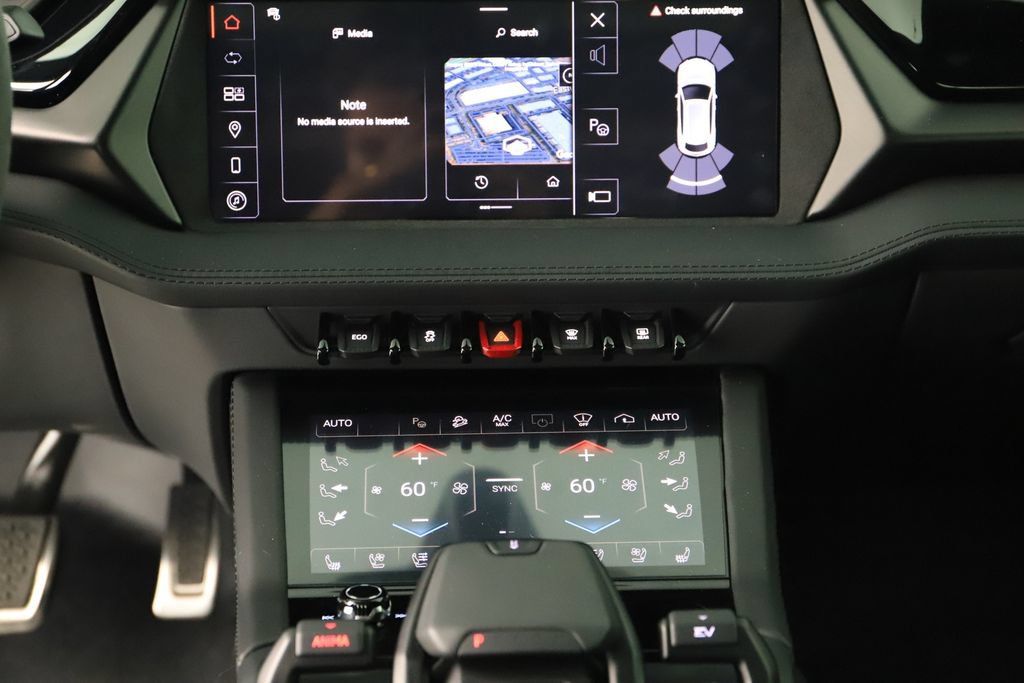 Used 2025 Lamborghini Urus SE AWD/4WD image 21