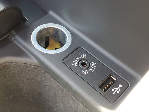 Used 2013 BMW M3 Convertible w/ Premium Pkg image 27