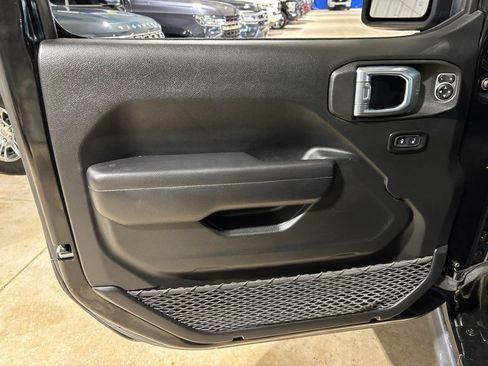 Used 2021 Jeep Wrangler Unlimited Rubicon image 10