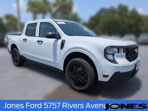 Certified 2025 Ford Maverick XL w/ Equipment Group 102A AWD/4WD image 2