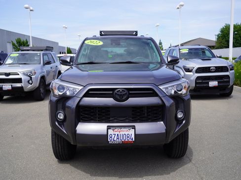 Used 2022 Toyota 4Runner SR5 Premium w/ Moonroof Package RWD image 7