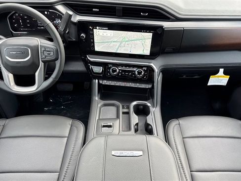 New 2026 GMC Sierra 2500 Denali w/ Denali Reserve Package image 15