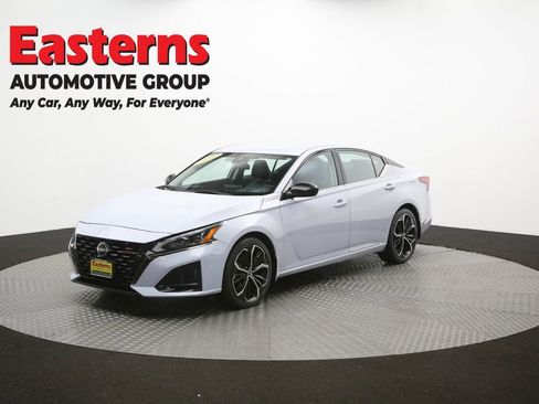 Used 2023 Nissan Altima 2.5 SR FWD image 58