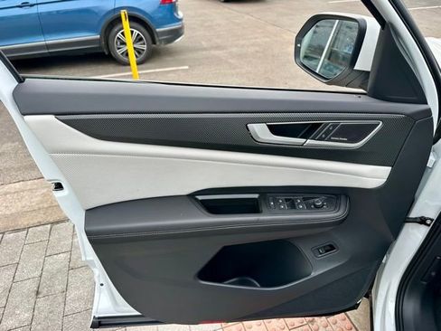 New 2026 Volkswagen Atlas Cross Sport SEL Premium R-Line image 10